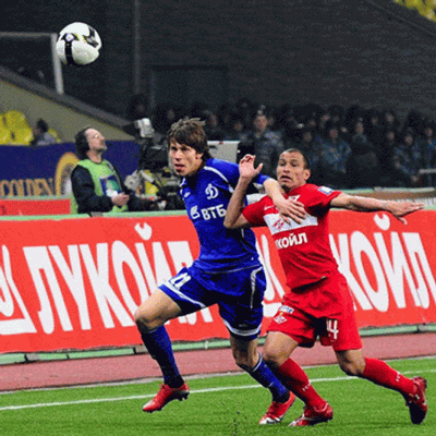 Эпизод одного из центральных матчей 7-го тура между Спартаком и Динамо